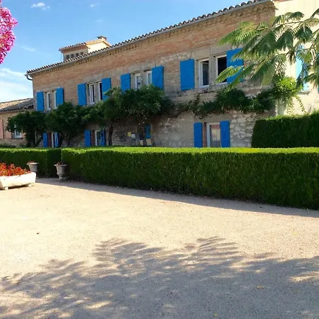 D'hotes La Dame Fines Bed & Breakfast *