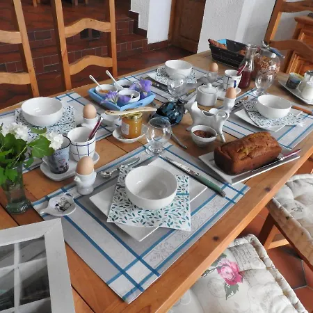 D'hotes La Dame Fines Bed & Breakfast Puybegon