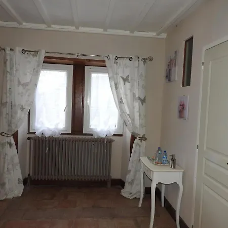 D'hotes La Dame Fines Bed & Breakfast Puybegon